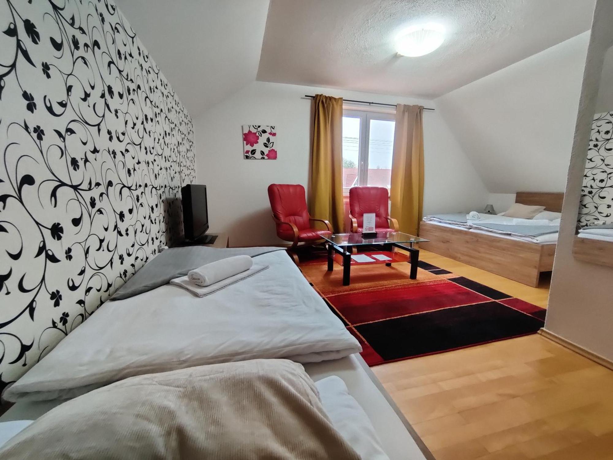 Hotel Orlan Bratislava Eksteriør bilde