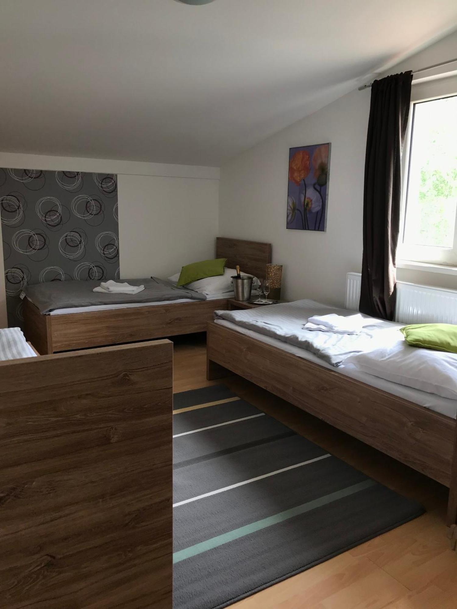 Hotel Orlan Bratislava Eksteriør bilde