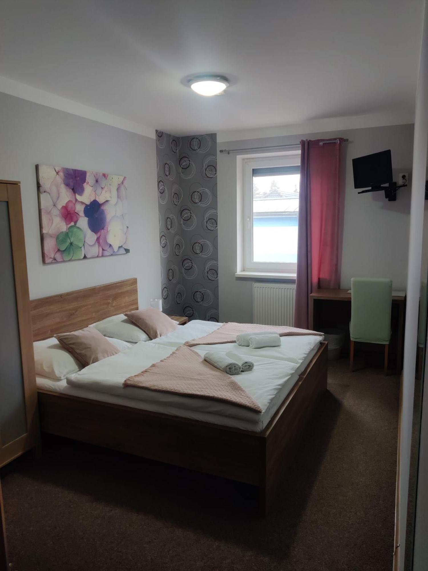 Hotel Orlan Bratislava Eksteriør bilde